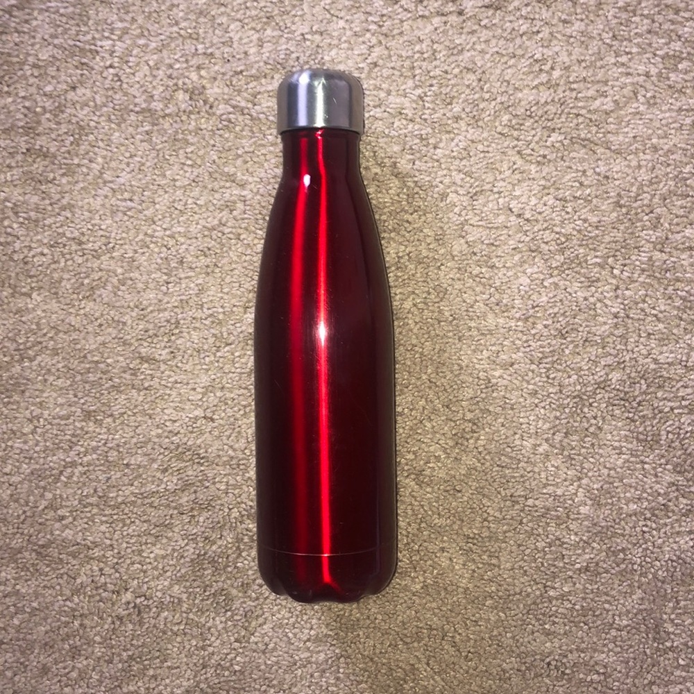 sparkly red swell